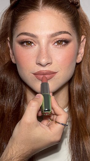 M R D A N I E L on Instagram: "Soft Rusty Glam and Nude Pop lips using the NEW!! Clinique Pop™️ Longwear Lipstick by @cliniqueitalia Even Better Clinical™️ Serum Foundation Even Better™️ All-Over Concealer + Eraser Stay-Matte Sheer Pressed Powder High Impact™️ Shadow + Definer in “Flame + Ember” High Impact™️ Easy Liquid Eyeliner High Impact High-Fi™️ Full Volume Mascara Bashful Blush in “Bashful Blush” Clinique Pop™️ Longwear Lipstick in “01 Nude Pop” Hair @andrepirani_ #adv #mrdaniel"