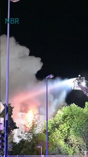 Schwarzer Rauch über Ulm: Großeinsatz bei Lagerhallen-Brand
