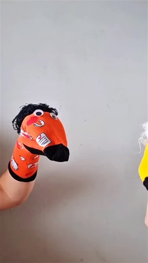 DoraSocks on Instagram: "#kabarety #panskarpeta #skiety #humor #humornacodzień"