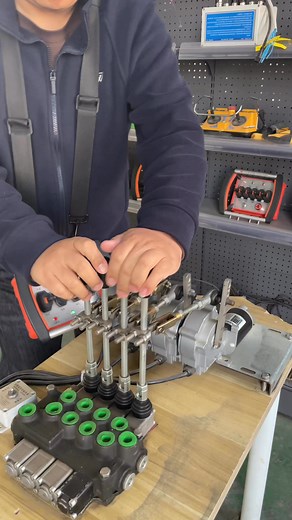 2K views · 11 reactions | Wireless proportional joystick radio remote control Truck Cranes,Waterproof motor hydraulic valve Joystick wireless remote control.#crane #cranetruck #cranes #craneoperator #cranelove #cranework #cranelife #crane safety #craneindia #driver #reels #viralreels #tata #hitachi #ashokleyland #volvo #volvotrucks #icb #Fassi #Palfinger #HMF#Effer #PM #UNIC #transport #hydraulic #vinc #kren #remotecontrolcraneoperator | Crane remote control | Facebook