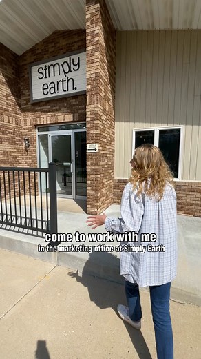  Ready to master essential oils — without the overwhelm? As a mom,...