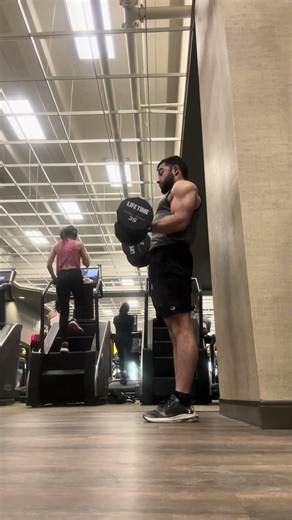 Bicep Curls (6 reps 35 lbs)