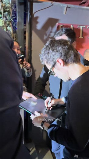 I'm actually deeply unwell #harrystyles #kissco #kattdo #snl #aperture | Harry Styles