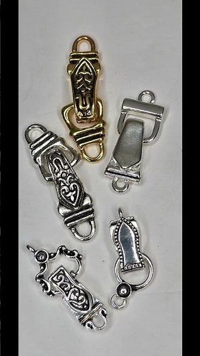 This beading tutorial will show how to attach a fold over magnetic clasp with a crimp.