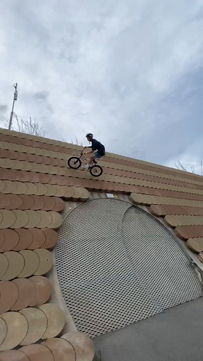 90K views · 364 reactions | This wall ride is crazy! 勞勞 #reels #bmx | Madd Gear | Facebook