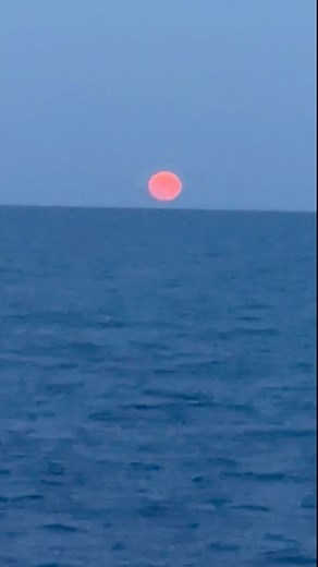 25K views · 92 reactions | Red moon’s glow, in night’s embrace, Whispers secrets through space. Crimson beacon, mystic sight, Paints the skies with fiery light. ❤️ | Yolanthe Cabau | Facebook