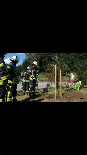 Baumpflanzchallenge! Auch die Abteilung #Ruit war fleißig und hat einen Baum im Ort gepflanzt. #FeuerwehrBretten #FreiwilligeFeuerwehr #Baumpflanzchallenge | Feuerwehr Bretten