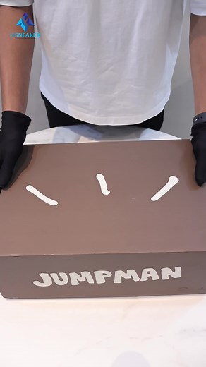 i1 Sneaker သည် TikTok ပေါ်တွင် ရှိသည်