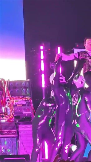 Alien party going nerd #lasvegas #travel #republicday #party