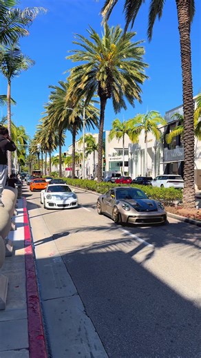 Luxury Cars in Beverly Hills: A Peak Experience