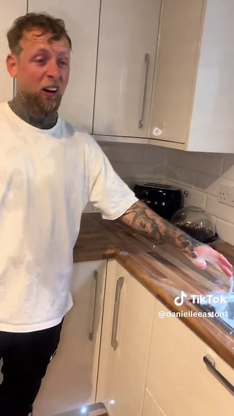 The aftermath of the previous tik tok 🤯🤣 #funnytiktok #coupletiktok #couplestiktok #couple #fyp