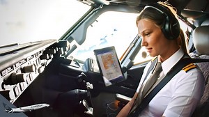 Discover the Thrills & Life of an Airline Pilot! | DutchPilotGirl