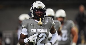 WATCH: Travis Hunter hits Heisman pose after interception vs. Utah