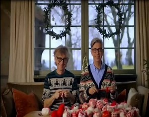 Kirstie Allsopp flies to Norway and meets Arne & Carlos, authors of 55 Christmas Balls to Knit, in Kirstie's Handmade Christmas on Channel 4. 55 Christmas Balls to Knit is available here: www.searchpress.com/book/9781844487813/55-christmas-balls-to-knit | Search Press Art and Craft Books