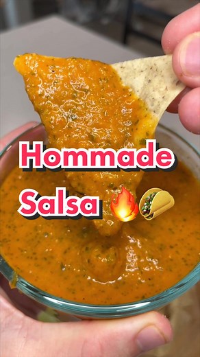 Homemade Roasted Salsa 🔥 Ingredients: - Roma tomatoes - cherry tomatoes - 4 garlic cloves - 1 red onion - cilantro - 2 limes - salt, pepper, chili powder, garlic powder Cut up your tomatoes and put them in a pan with your garlic, and red onion. Roast at 400 for 12 minutes then broil until charred. Add roasted veggies to a blender with cilantro, lime juice, and seasonings. Blend until smooth. Chill in the fridge for 1 hour and enjoy 🔥 #salsa #hommadesalsa #salsarecipe #easyrecipes