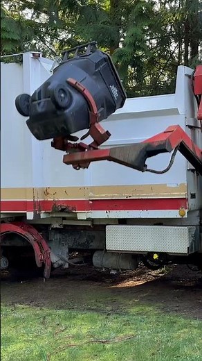 Vintage #garbagetrucks #garbage #diesel #trash #hydraulic #automobile #recycling #garbagecollection