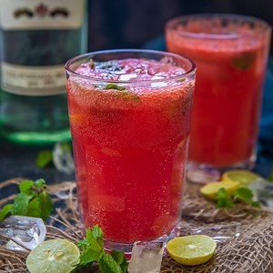 291K views · 274 reactions | Watermelon Mojito is a refreshing cocktail made using fresh watermelon juice, white rum and soda. Make a big pitcher of this watermelon mint mojito and enjoy this summer. Here is how to make it. https://www.whiskaffair.com/watermelon-mojito-recipe/ | Whiskaffair | Facebook