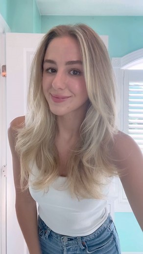 Chloé Lukasiak on Instagram: "Favorite way to do my hair at the moment 懶"