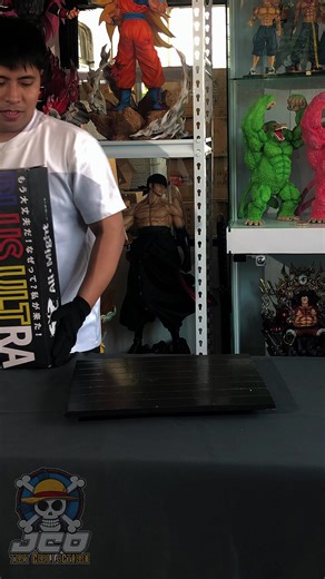 All Might (Symbol of Peace) Resin Statue 🦸‍♂️✨ Mula sa mundo ng pro-heroes, narito na ang nag-iisang Symbol of Peace! Ang All Might form na ito ay nag-uumapaw sa heroic presence kasama ang kanyang signature na ngiti. Sobrang detailed ng sculpt, lalo na ang muscle definition at ang kulay ng kanyang iconic hero suit, at ramdam agad ang lakas at pag-asa pag naka-display. Solid standout piece para sa seryosong My Hero Academia collectors. Solid addition sa collection. PM is the key! 📩 #AllMight #M