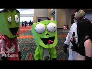 A family cosplays Invader Zim!