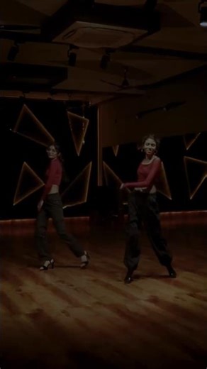 lazy lamhe| dance cover #yotubeshorts #yttrending #bollywoodcoversongs#dancer#fyp#trendingvideo