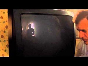 Signs (2002) Jump Scare - Alien In The Television Reflection