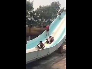 Wet n Wild Waterslide Fail