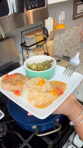 #delicious #sundaydinner #rice #gravy #collardgreens #okra #hamburgersteaks #dinnertime | Tracey Davis