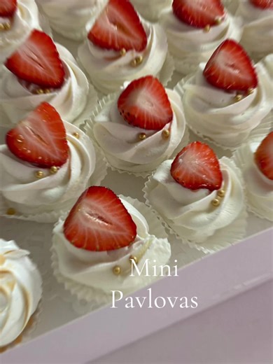 Mini pavlova wedding mini dessert #desserttable #fyp #tiktokviral #desserts #minidesserts