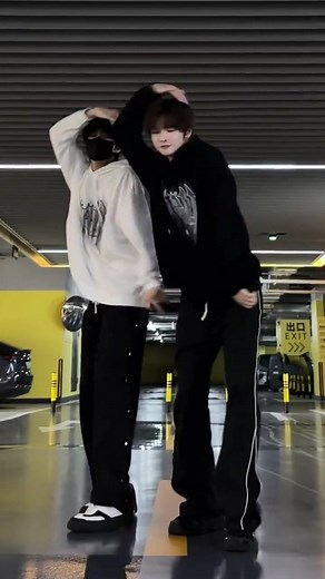 Chinese Couple's Trending Dance Video | Boyfriend and Girlfriend Dance