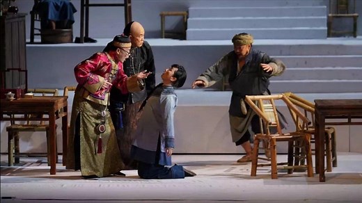 老舍话剧《茶馆》片段，被奉为国产神作，场场叫好