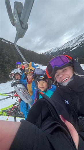 2025 Holiday Camp @crystalmountain Lots of powder, lots of turns, and lots of fun. Thanks to our coaches for their hard work and enthusiasm! Thanks to Crystal Mountain, the shuttle drivers, and everyone at the Alpine/Snorting Elk for hosting us! #camp #skiracing #cmac #cmacskiracing #skicamp | Crystal Mountain Alpine Club - CMAC