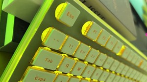 EWEADN F98 Wired Keyboard with Smart Display & Knob,98 Keys Aesthetic Computer Keyboards,Metal Panel,Cute Wired Cream Membrane Keyboard for Windows/PC-Green