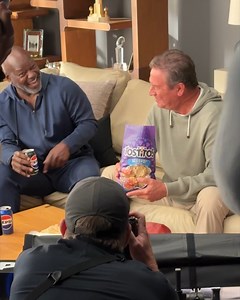 NFL Legends- they’re just like us! (if we were all-time greats shooting a commercial) | Tostitos