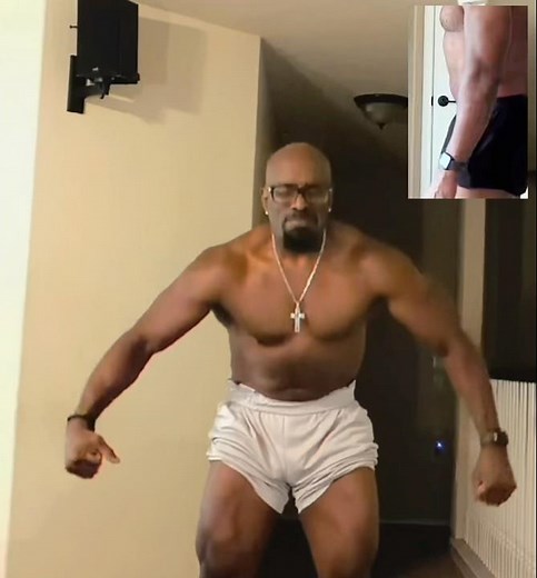 211 lbs vs 208 lbs | 16 Days of Men’s Physique Prep Progress at 55