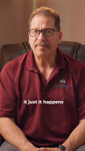 We often hear from older adults who live alone or without nearby family. Over time, daily upkeep can become overwhelming and clutter builds faster than they can manage. It’s not laziness or lack of care. It’s loneliness It’s exhaustion. Sometimes, it’s simply having no one to lean on. Our team steps in quietly to help organize, clean, and pack so they can transition safely into smaller or more manageable spaces. No one should face that kind of overwhelm alone. We believe in: 🤝 Compassionate sup