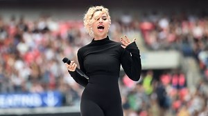Raye Smashed It With Her Soulful Version Of 'Decline' At The Summertime Ball!