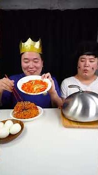 Grandpa's Lobster Prank 🦞 King Loses Giant Lobster, Only Eats Fire Noodles 😂