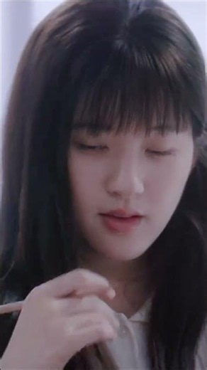 Shang Zhi secretly drew her crush.💓💓#hiddenlove #zhaolusi #chenzheyuan