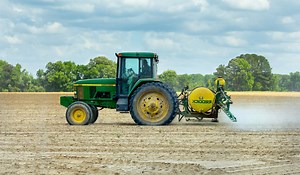20 Songs About Tractors - Singersroom.com