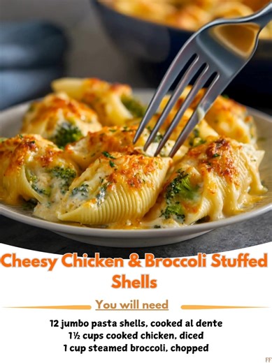Cheesy 🌙 Chicken & Broccoli Stuffed Shells 💬 “This creamy, comforting dish is a weeknight winner and potluck favorite. Chefs love the balance of protein, veggies, and pasta all baked into cheesy perfection.” Prep Time: 20 minutes Cook Time: 25 minutes Servings: 4 (3 shells per serving) 🛒 Ingredients ..... Full Recipe in Coʍmеոτ 💬 🌕 | Easy Tasty Recipes