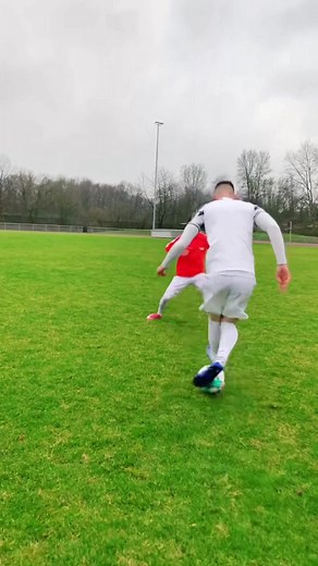 LEARN THIS VIRAL FOOTBALL SKILL!🚀⚽️ #soccer #football #fussball #skills #tipps #tricks #tutorial #viral #neymar #ronaldo
