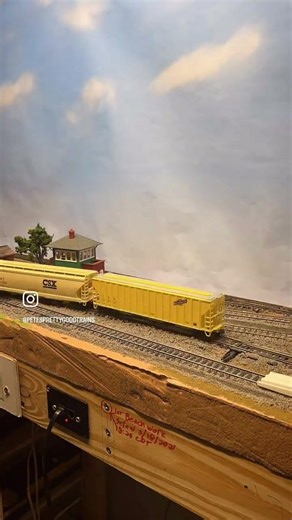 Switching Model Train Cars! #train
