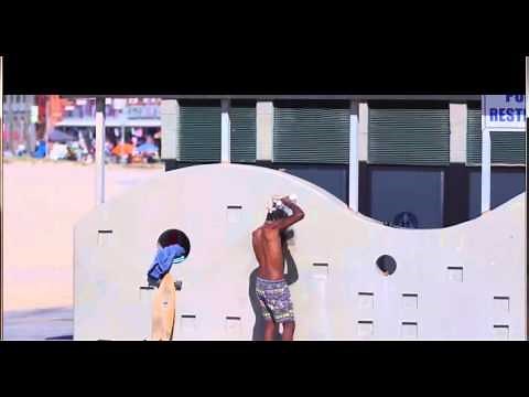 La Broma Del Champú en la Playa