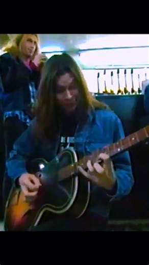 Paul Gilbert - Guitar Solo 1991 #guitar #mrbig #paulgilbert #billysheehan #acousticguitar | Shred Music TV