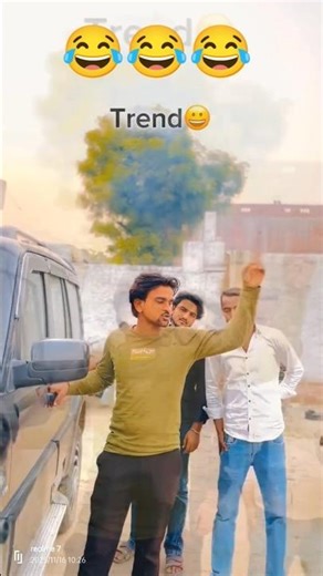 😱Yeh video dekh kar lag raha hai ki ek fun-style “trend” shot hai jisme boys bike 😂😱 #craze #viral