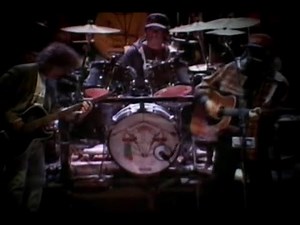 Neil Young & Crazy Horse - Long May You Run