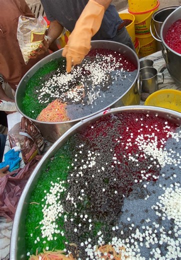 White chocolate on top of world most unique falooda(drink) 😋 #food #drink #foodie #fyp