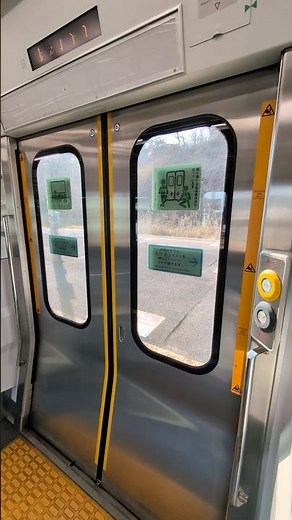 【開閉時変な音がする】E721系1000番台(P4-11) 半自動ドア開閉(下り方面から3両目の2番左側ドア) #jr東日本 #電車 #ドア開閉 #shorts #e721系