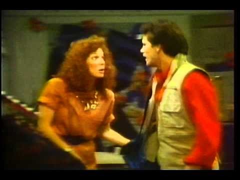 Family Album USA - Episode 1 - 46 Linden Street